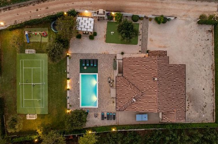 Vakantiehuis Casa Kamber with pool