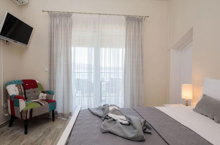 Vakantiehuis Beachfront villa Noa with heated pool