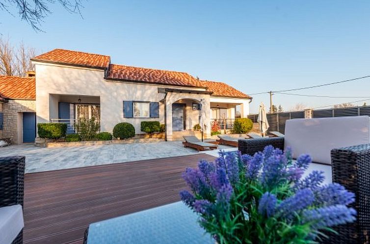 Unterkunft 10327404 - Ferienhaus Dalmatien - Vakantiehuis Villa Niko with heated pool