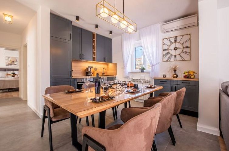 Vakantiehuis Villa Niko with heated pool