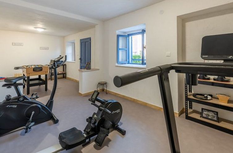 Vakantiehuis Villa Niko with heated pool