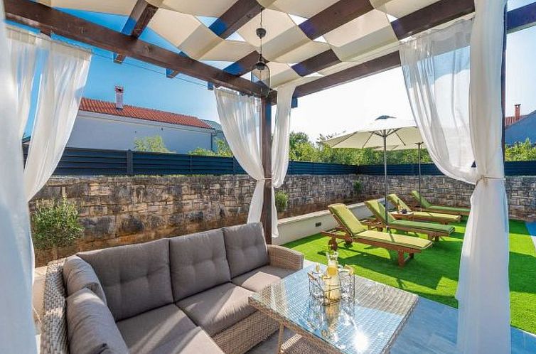 Vakantiehuis Dalmatian Holiday house Marcella with pool