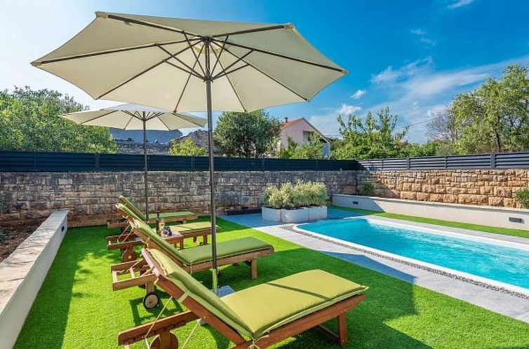 Vakantiehuis Dalmatian Holiday house Marcella with pool