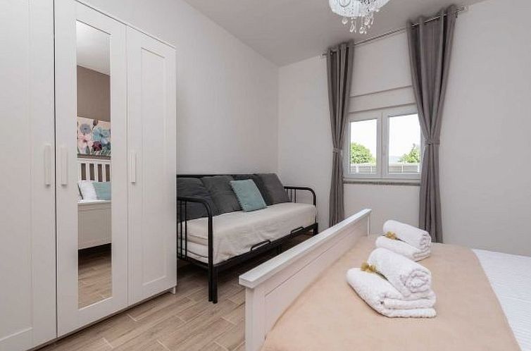 Vakantiehuis Dalmatian Holiday house Marcella with pool