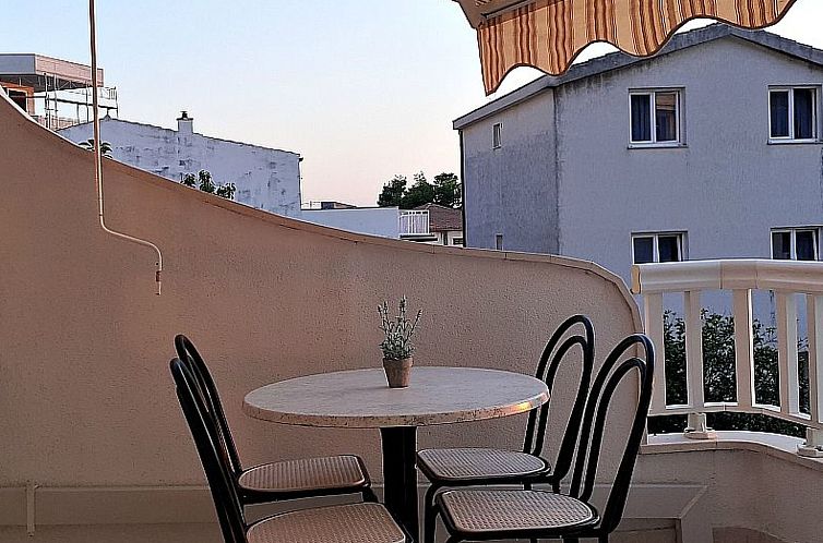 Appartement Wohnung mit Balkon und Meerblick in Strandnähe