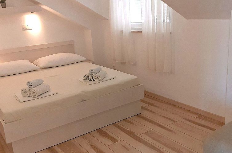 Appartement Schöne Ferienwohnung in Baska Voda mit Terrasse