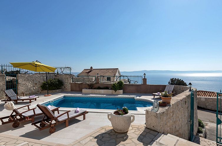 Vakantiehuis "Podgora" mit Blick auf das Wasser