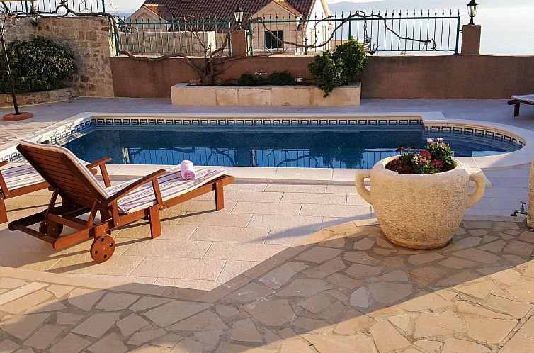 Vakantiehuis "Podgora" mit Blick auf das Wasser