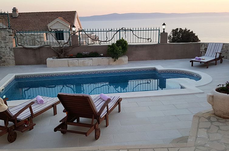 Vakantiehuis "Podgora" mit Blick auf das Wasser