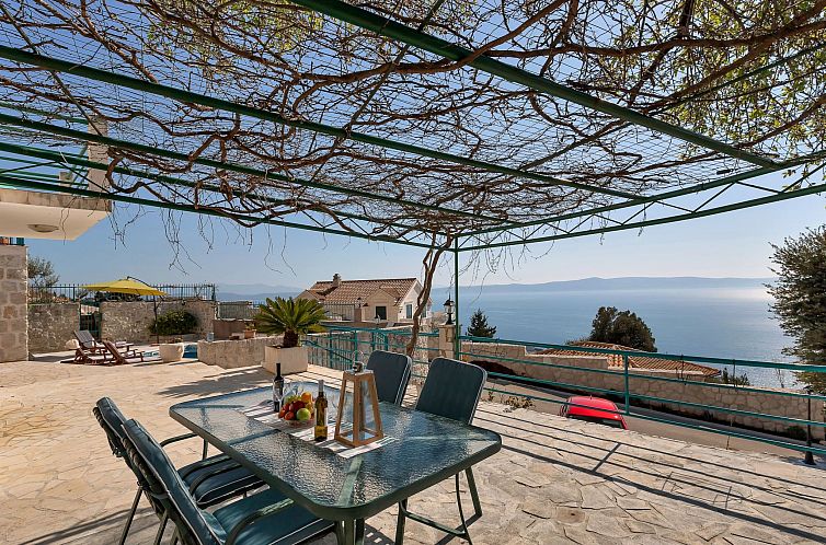Vakantiehuis "Podgora" mit Blick auf das Wasser