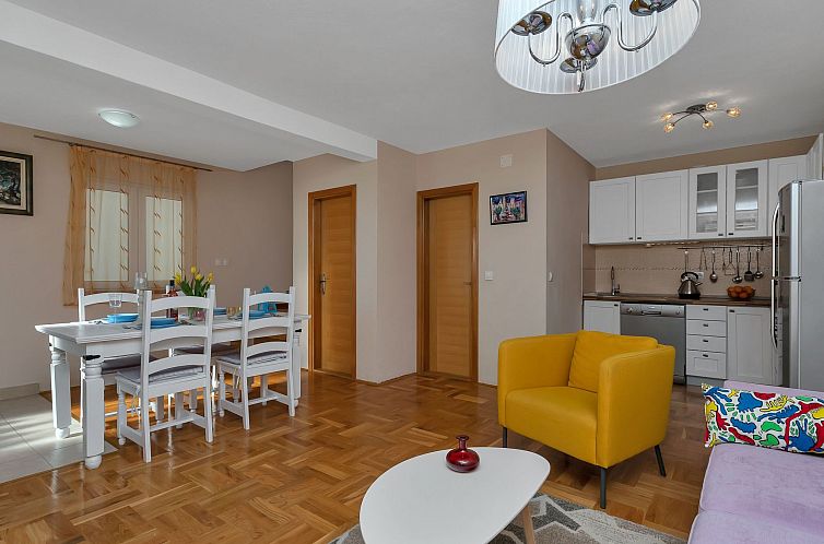 Vakantiehuis "Podgora" mit Blick auf das Wasser