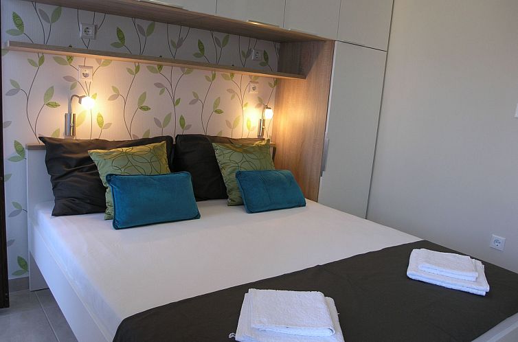 Guest house 1033019 - Apartment Dalmatia - Appartement Wohnung direkt am Strand