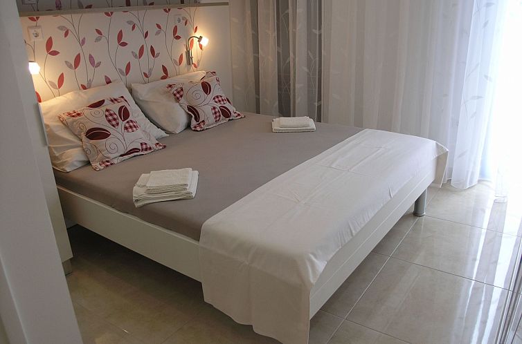 Unterkunft 1033022 - Appartement Dalmatien - Appartement Wohnung "Dobrila" direkt am Strand