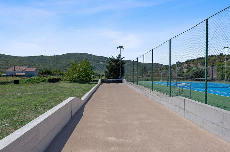 Vakantiehuis Villa Almas mit Schwimmbad, Fitnessraum, Tennis