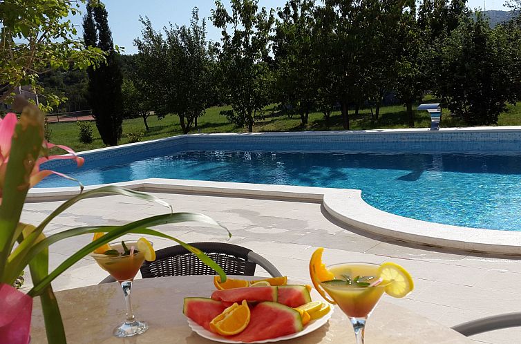 Vakantiehuis Villa Almas mit Schwimmbad, Fitnessraum, Tennis
