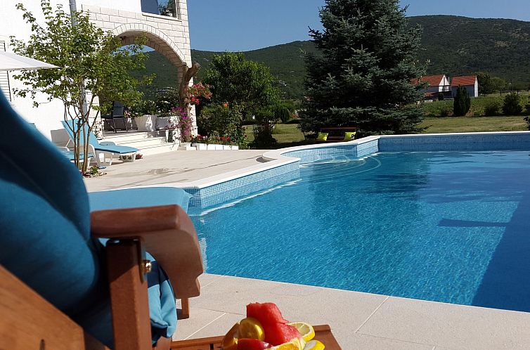 Vakantiehuis Villa Almas mit Schwimmbad, Fitnessraum, Tennis
