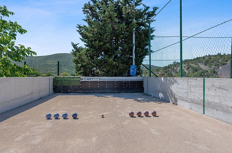 Vakantiehuis Anwesen "Villa Almas, Sauna, Fitnessraum, Multi