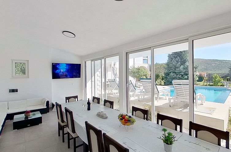 Vakantiehuis Anwesen "Villa Almas, Sauna, Fitnessraum, Multi