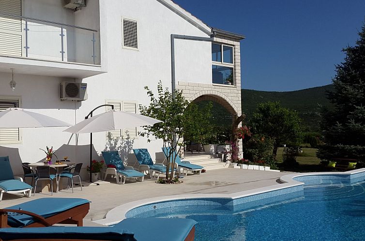 Vakantiehuis Anwesen "Villa Almas, Sauna, Fitnessraum, Multi