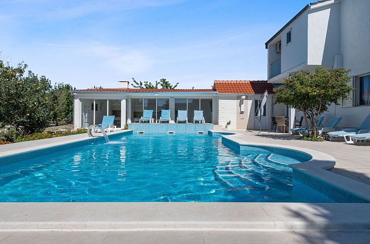 Vakantiehuis Anwesen "Villa Almas, Sauna, Fitnessraum, Multi