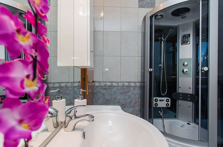 Vakantiehuis Anwesen "Villa Almas, Sauna, Fitnessraum, Multi