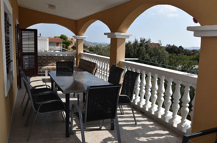 Appartement Appartement Maksan im 2. Stock mit einer Terrass