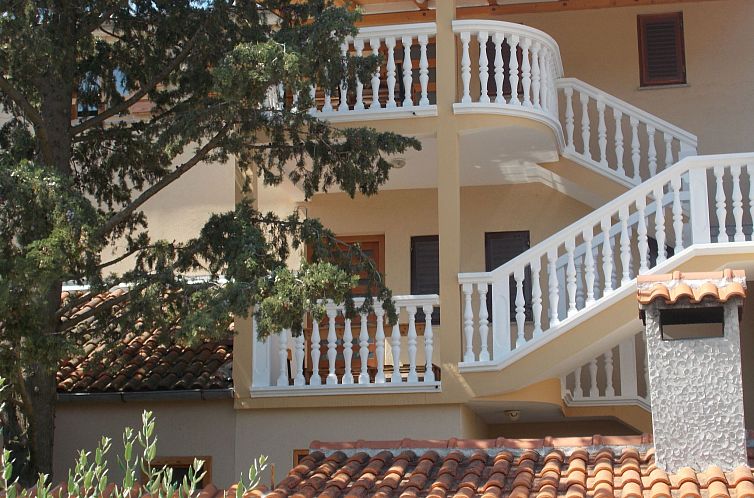 Appartement "Zeljka" mit Terrasse