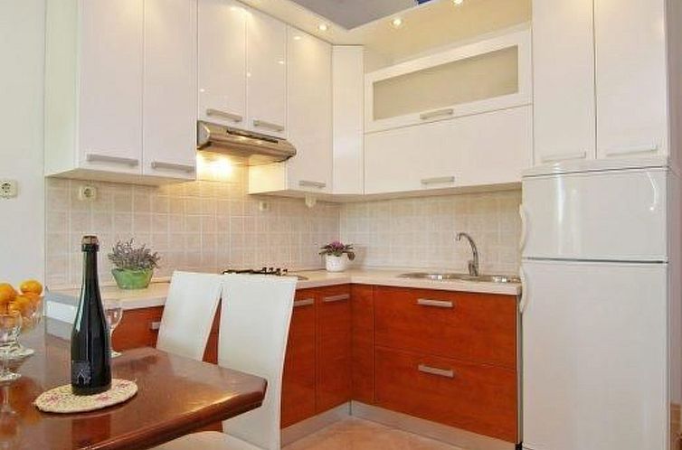 Appartement "Zeljka" mit Terrasse