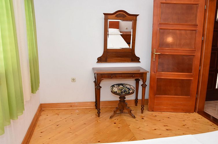 Appartement "Zeljka" mit Terrasse