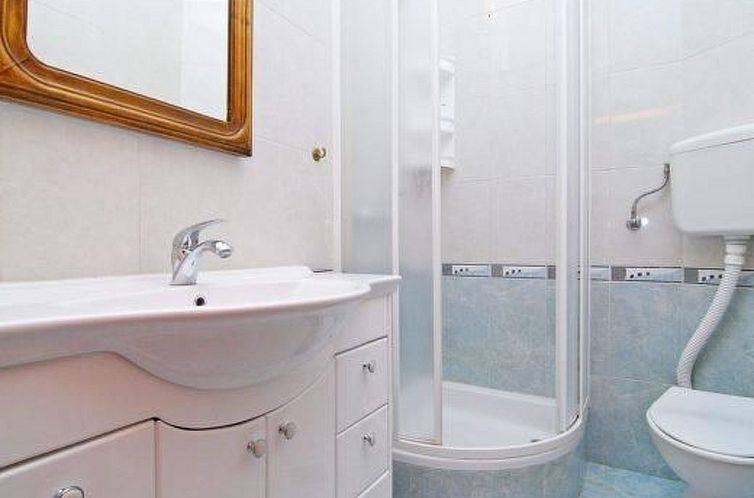 Appartement "Zeljka" mit Terrasse