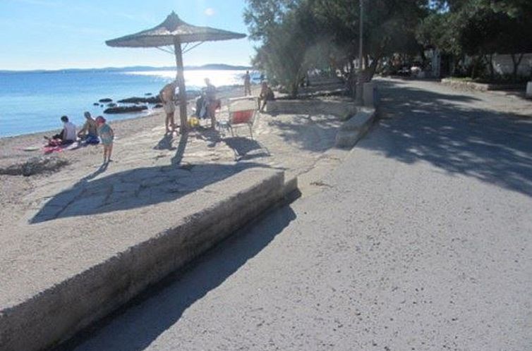 Appartement "Zeljka" mit Terrasse