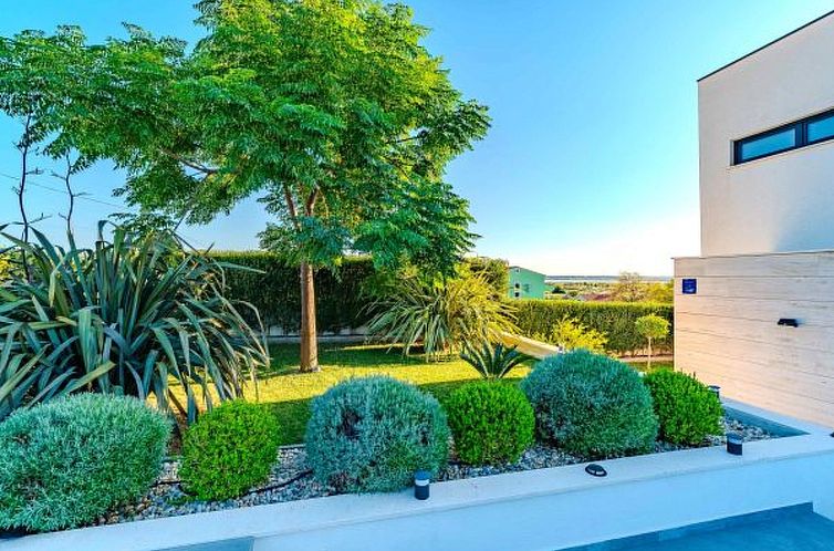 Vakantiehuis Beautiful villa Lara in Vrana with pool