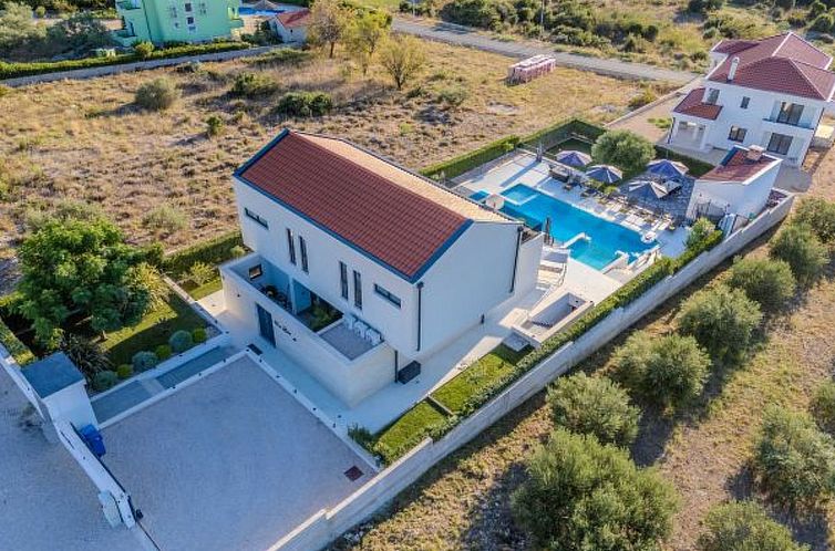 Vakantiehuis Beautiful villa Lara in Vrana with pool