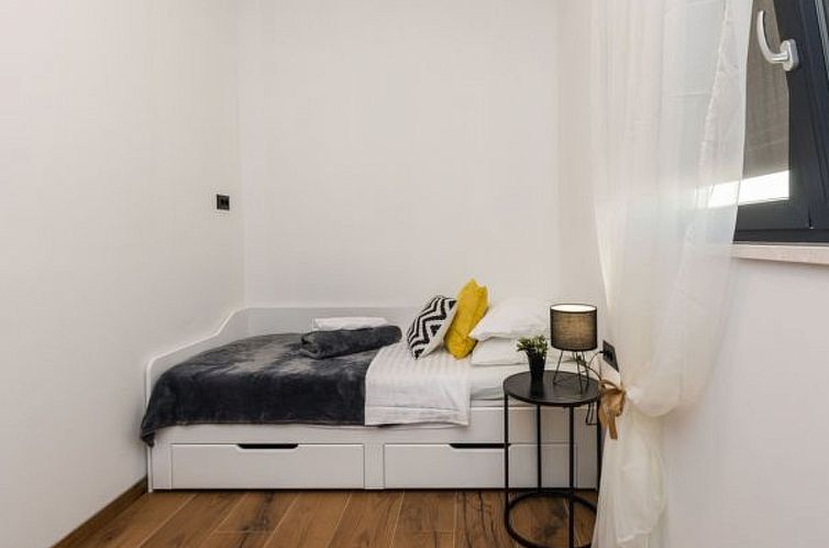 Vakantiehuis Beautiful villa Lara in Vrana with pool