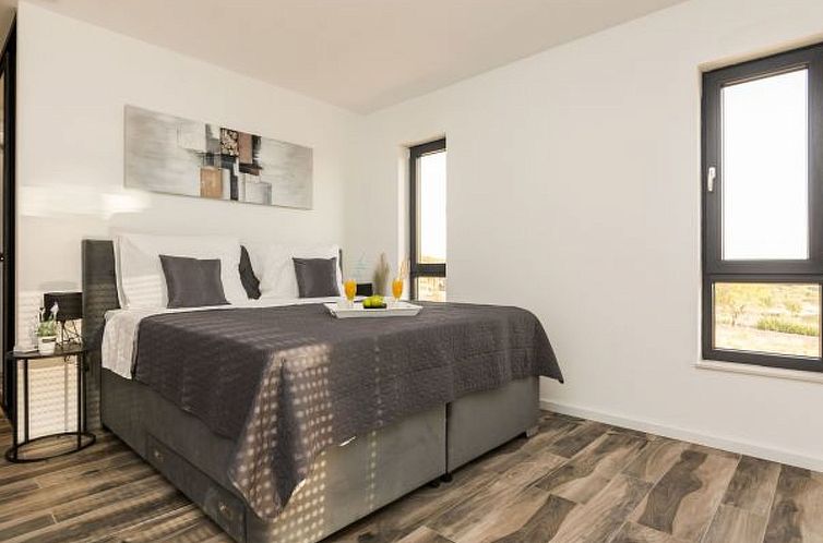 Vakantiehuis Beautiful villa Lara in Vrana with pool