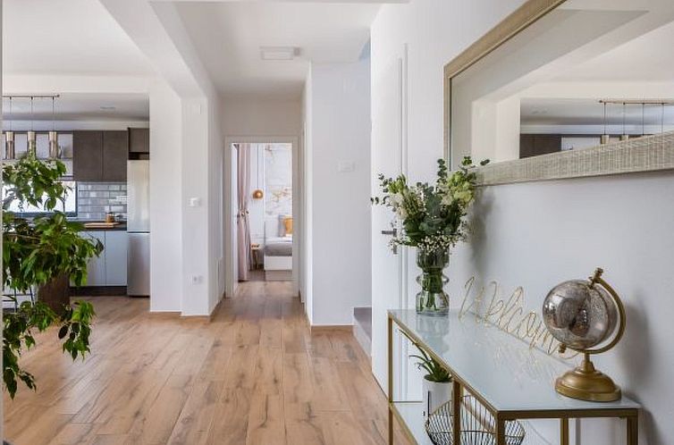 Vakantiehuis Villa Lacus in Vrana with pool