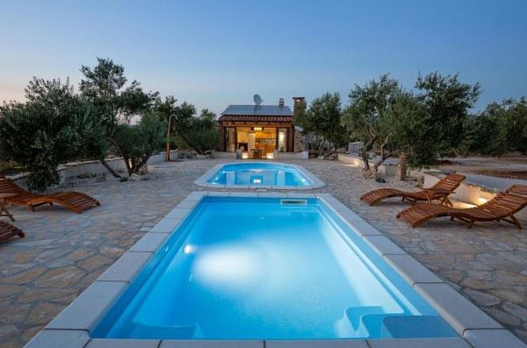 Vakantiehuis Eco Villa Solus with pool
