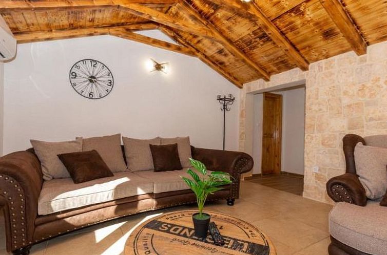 Vakantiehuis Eco Villa Solus with pool