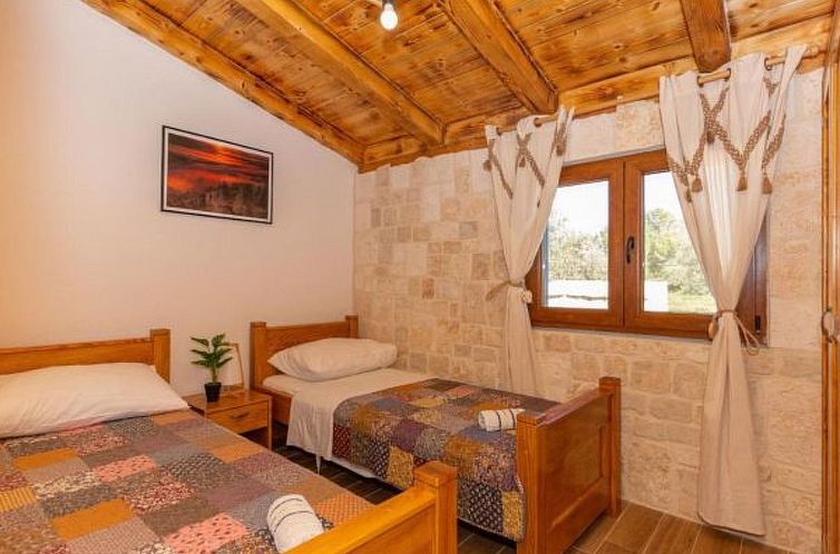 Vakantiehuis Eco Villa Solus with pool