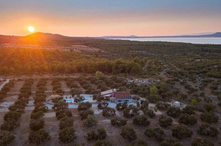 Vakantiehuis Eco Villa Solus with pool