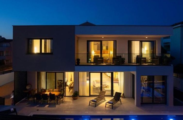 Vakantiehuis Villa Barbara with heated pool