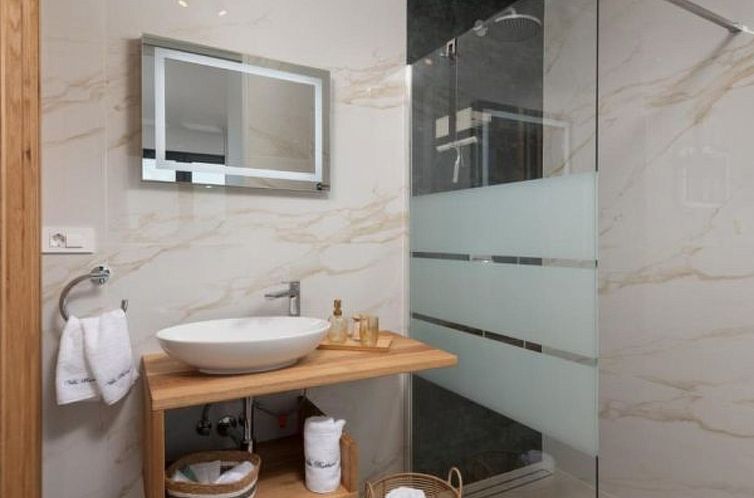 Vakantiehuis Villa Barbara with heated pool