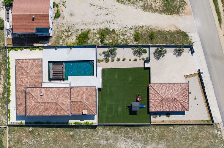 Vakantiehuis Magnificent Villa Oasis with extra large heated