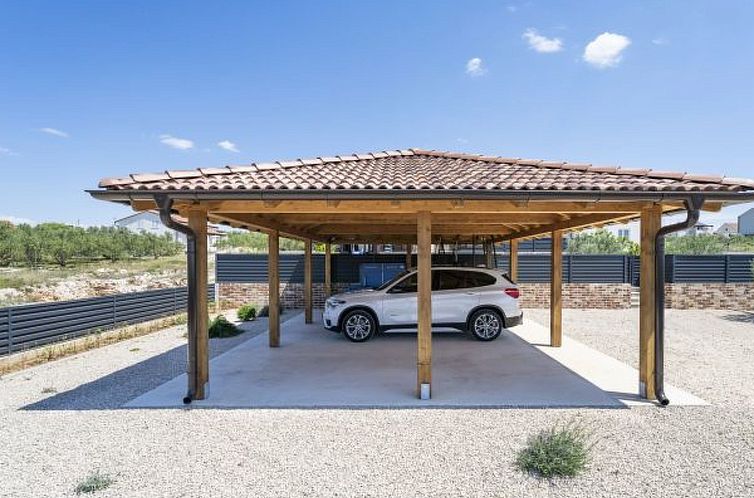 Vakantiehuis Magnificent Villa Oasis with extra large heated