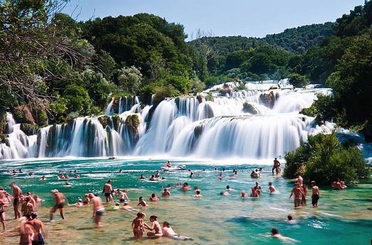 Appartement Komfortable, modern eingerichtete Wohnung