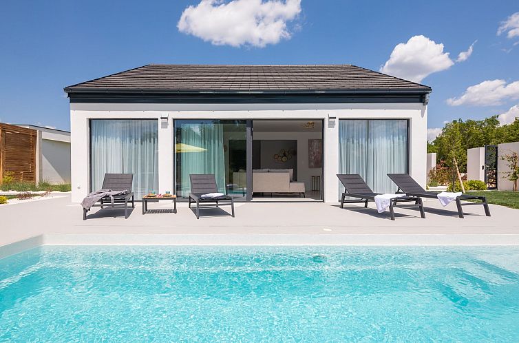 Vakantiehuis Villa Le in Oklaj