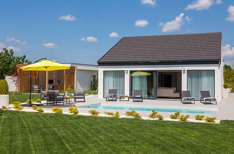 Vakantiehuis Villa Le in Oklaj