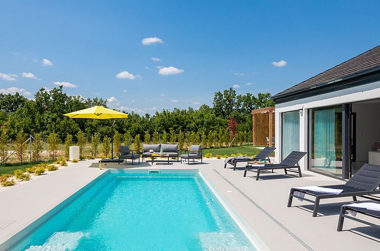Vakantiehuis Villa Le in Oklaj