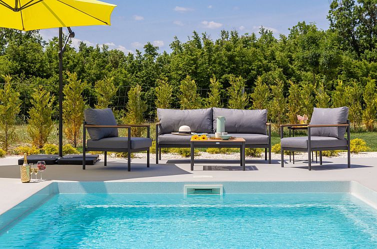 Vakantiehuis Villa Le in Oklaj