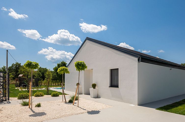 Vakantiehuis Villa Le in Oklaj